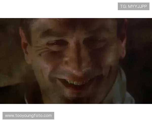 《美国往事》：一段荡气回肠的史诗，关于爱、背叛与永不消逝的传奇